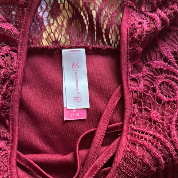 No Boundaries Red Fitted Cut Out Blouse - Picture 2 of 4